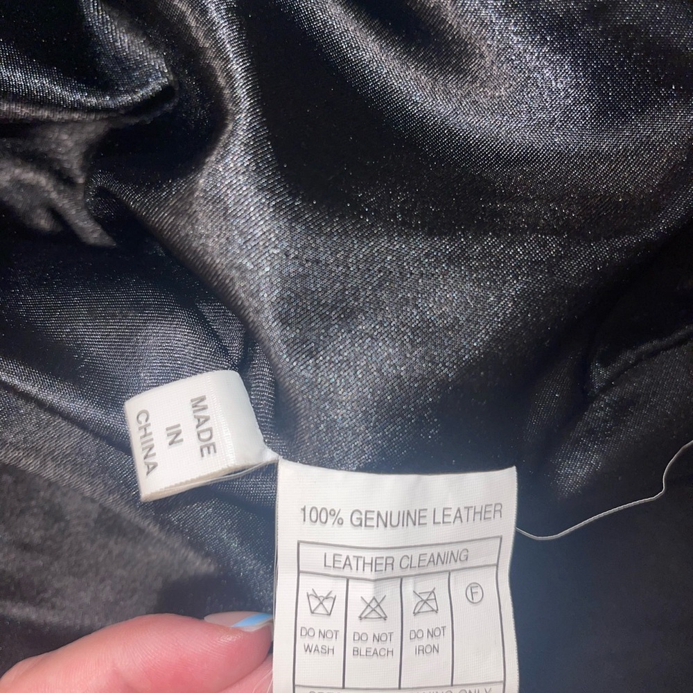Classic Black Leather Jacket - Picture 4 of 6